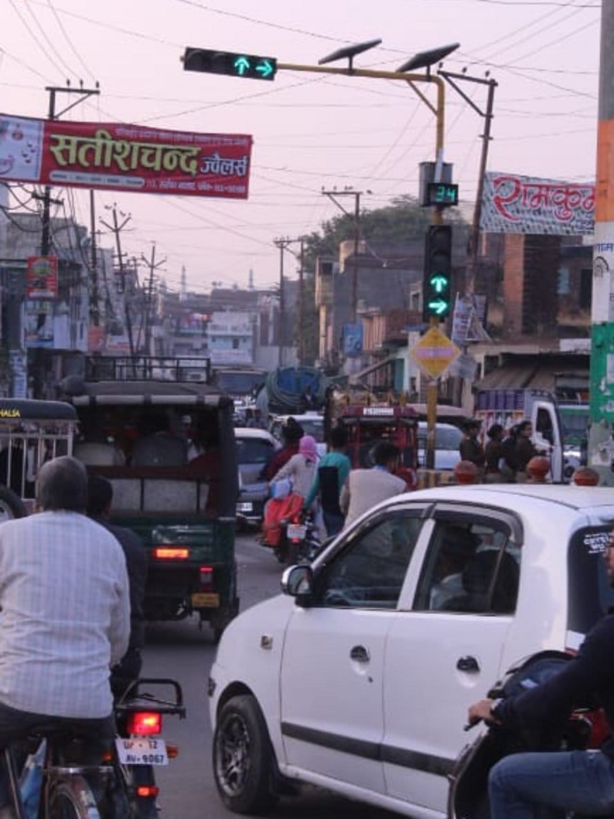 Red light signal traffic operations at Meenakshi Chowk