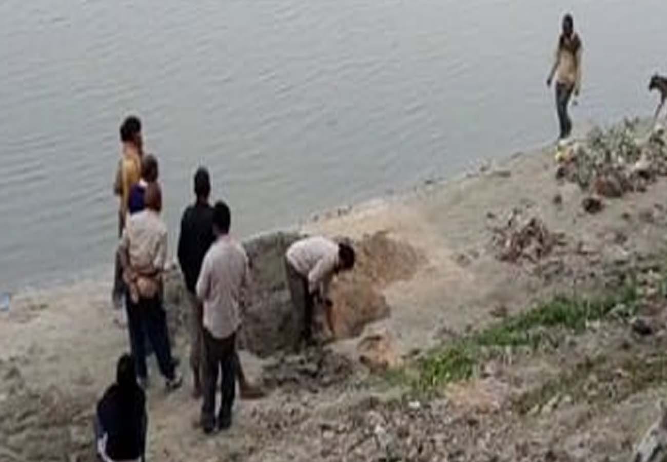 Possible visit of pm modi in Kanpur, dirt being buried along the Ganges