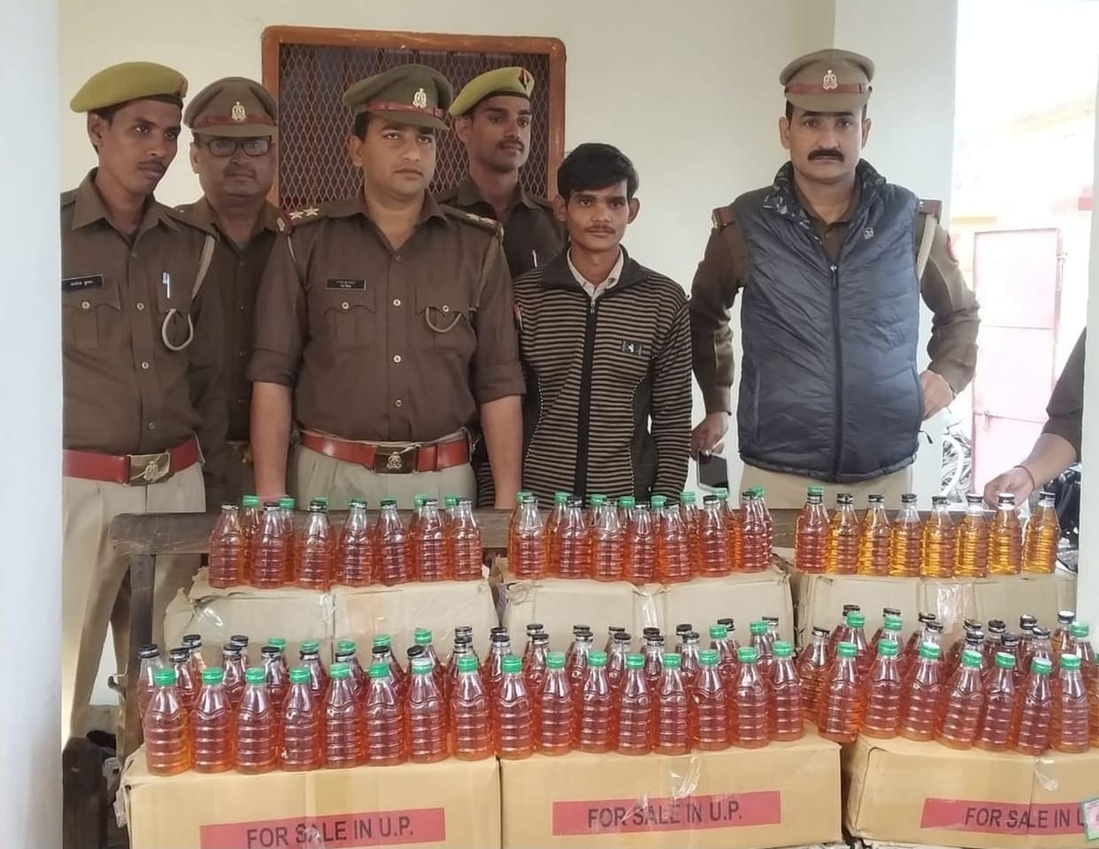 Fake liquor was caught packing, one arrested