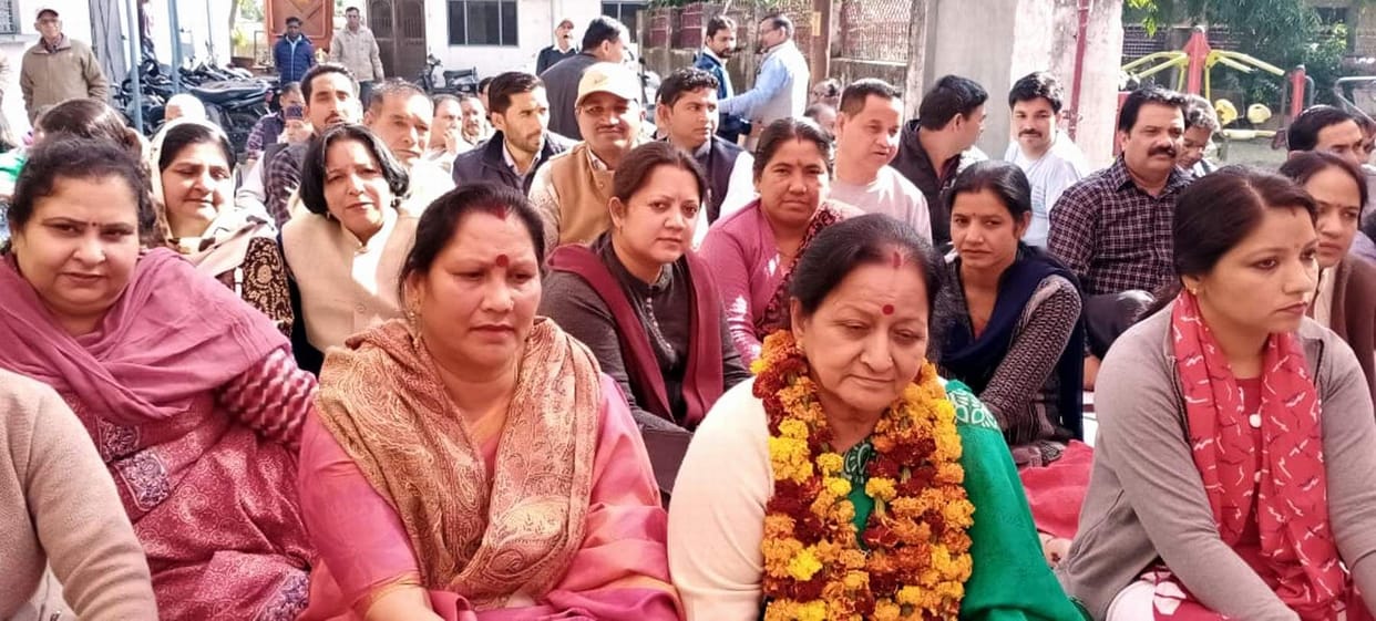 Mayor kept fast in protest against municipal neglect