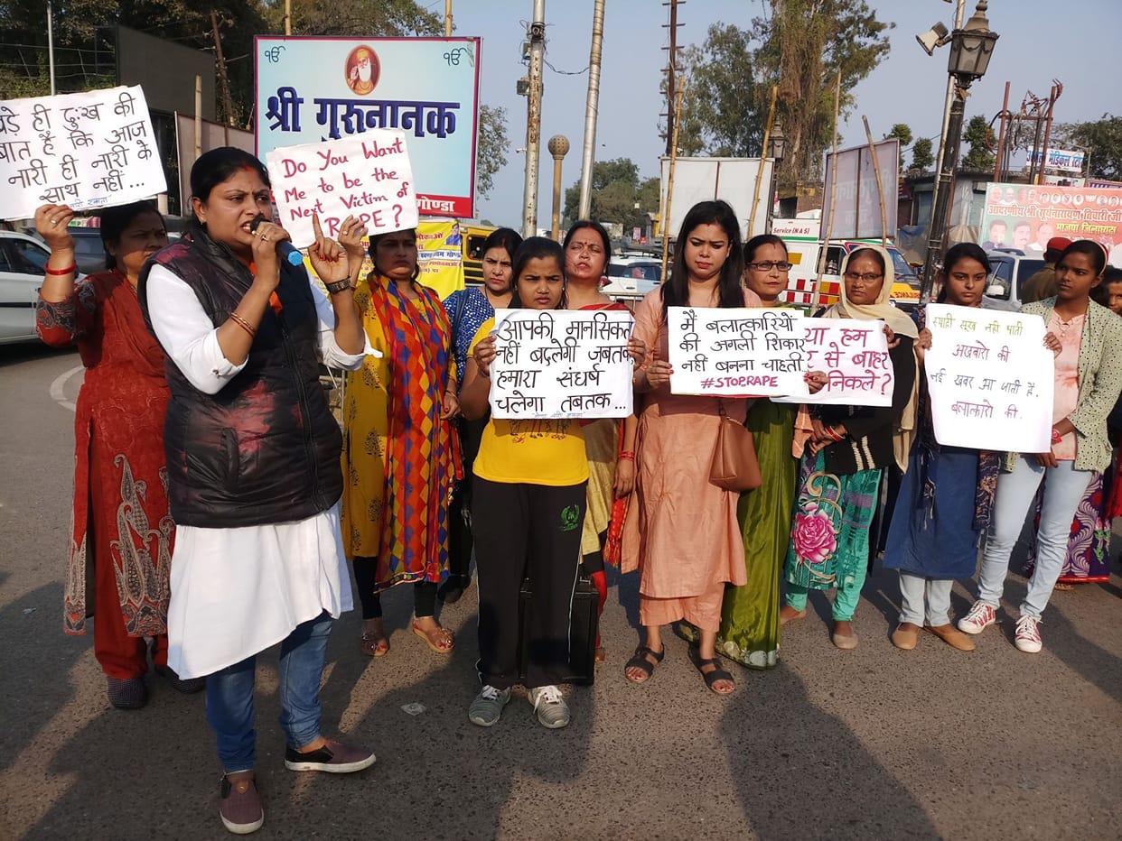Outrage over Hyderabad scandal, girls descended on the road