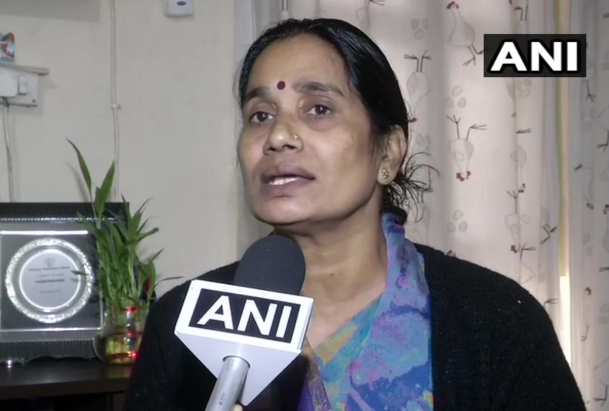 Nirbhaya mother asha devi welcomes delhi govt proposal recommend rejection of mercy petition