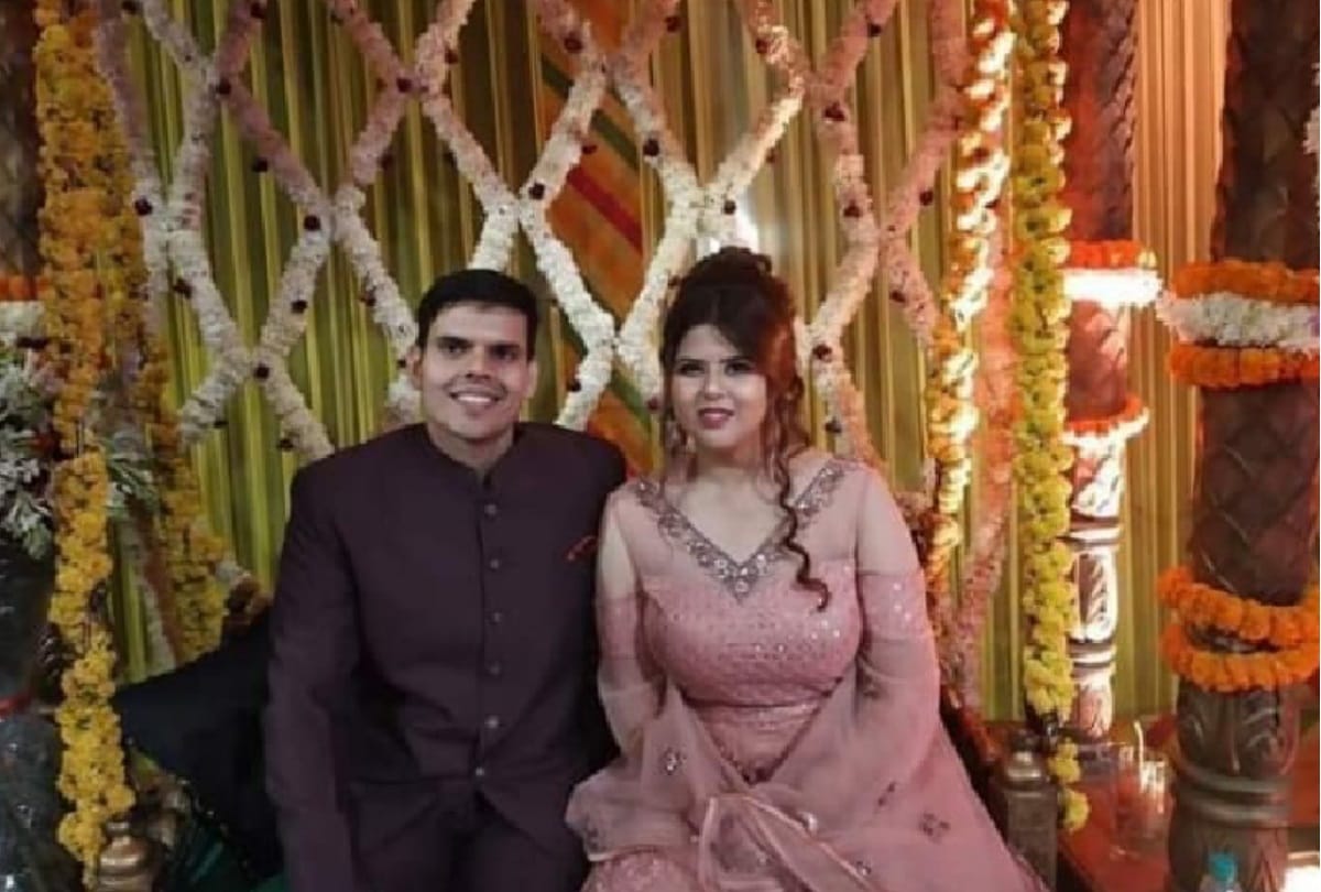 pankhuri pathak ties wedding knot with sp leader anil yadav see photos