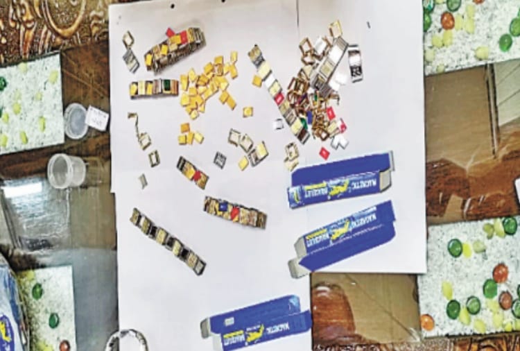 Gold recovered from two passengers at Amritsar airport