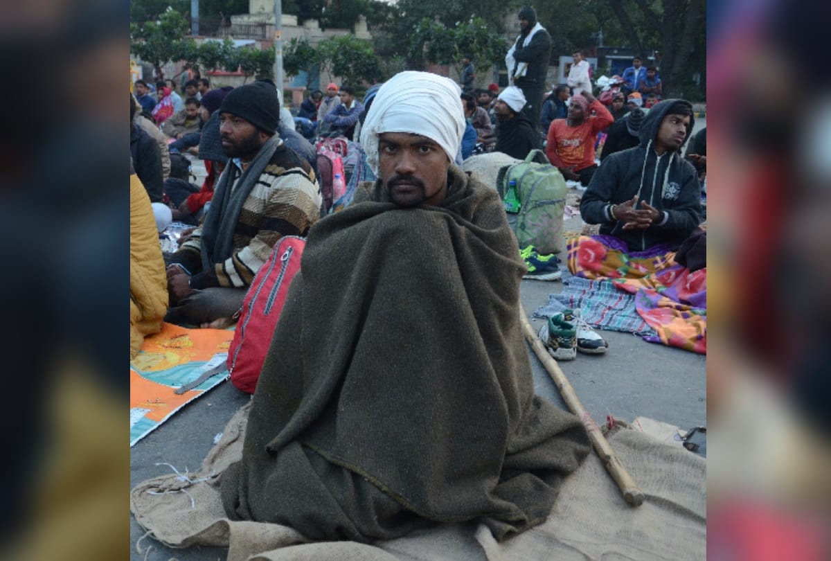 Railway group d pass divyang candidates protest hunger strike at delhi for 1 week noone came now ill