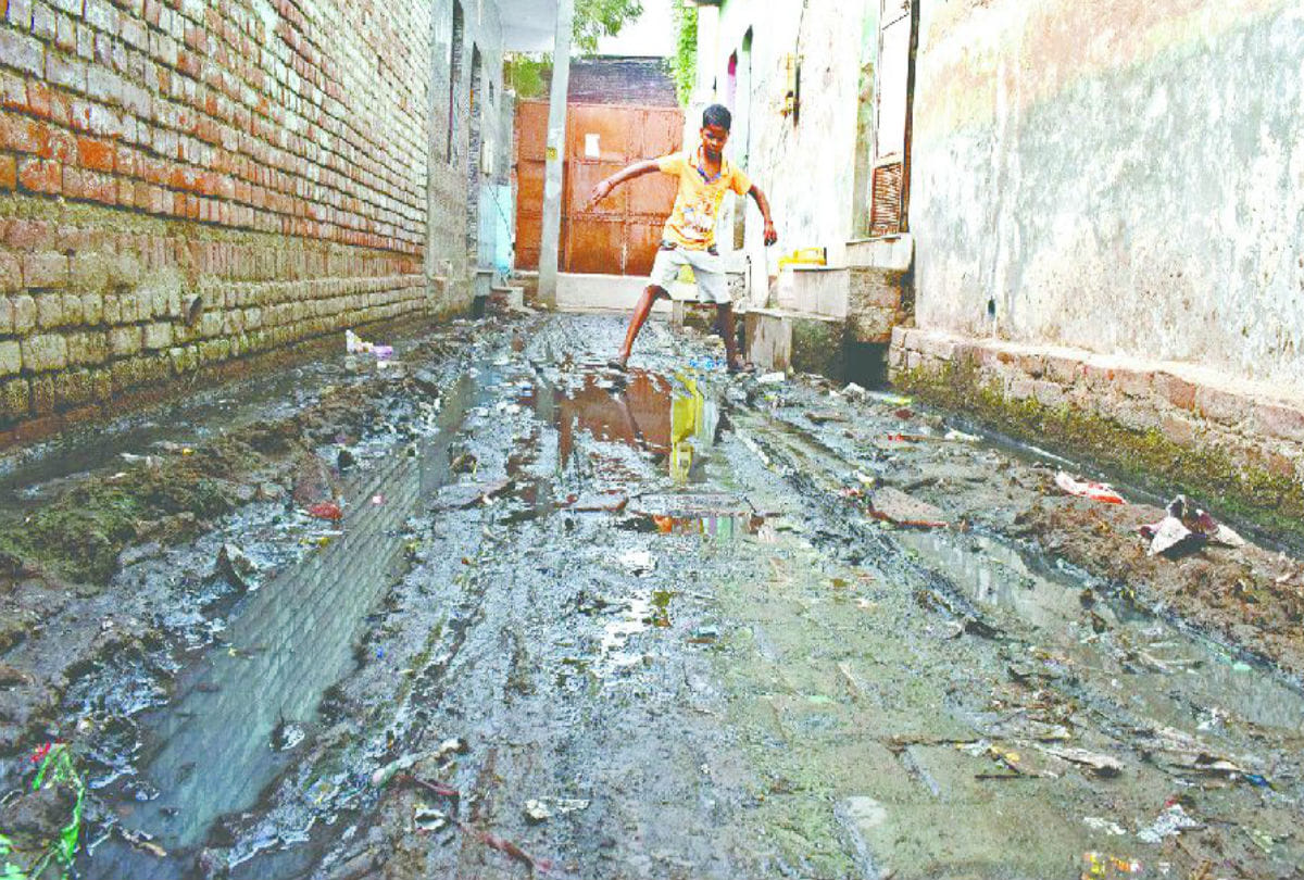 Sewer Problem in City of Tajmahal People Complaint To Cm Portal Nagar Nigam