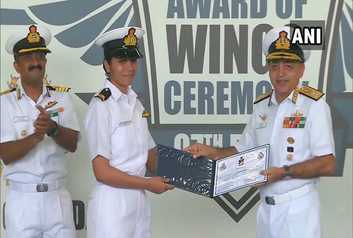 Indian Navy Sub Lieutenant Shivangi became first naval women pilot of navy