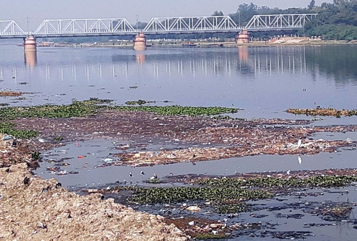 Pollution Control Board fixes fine on Jal Nigam Cause of Sewers falling in Yamuna