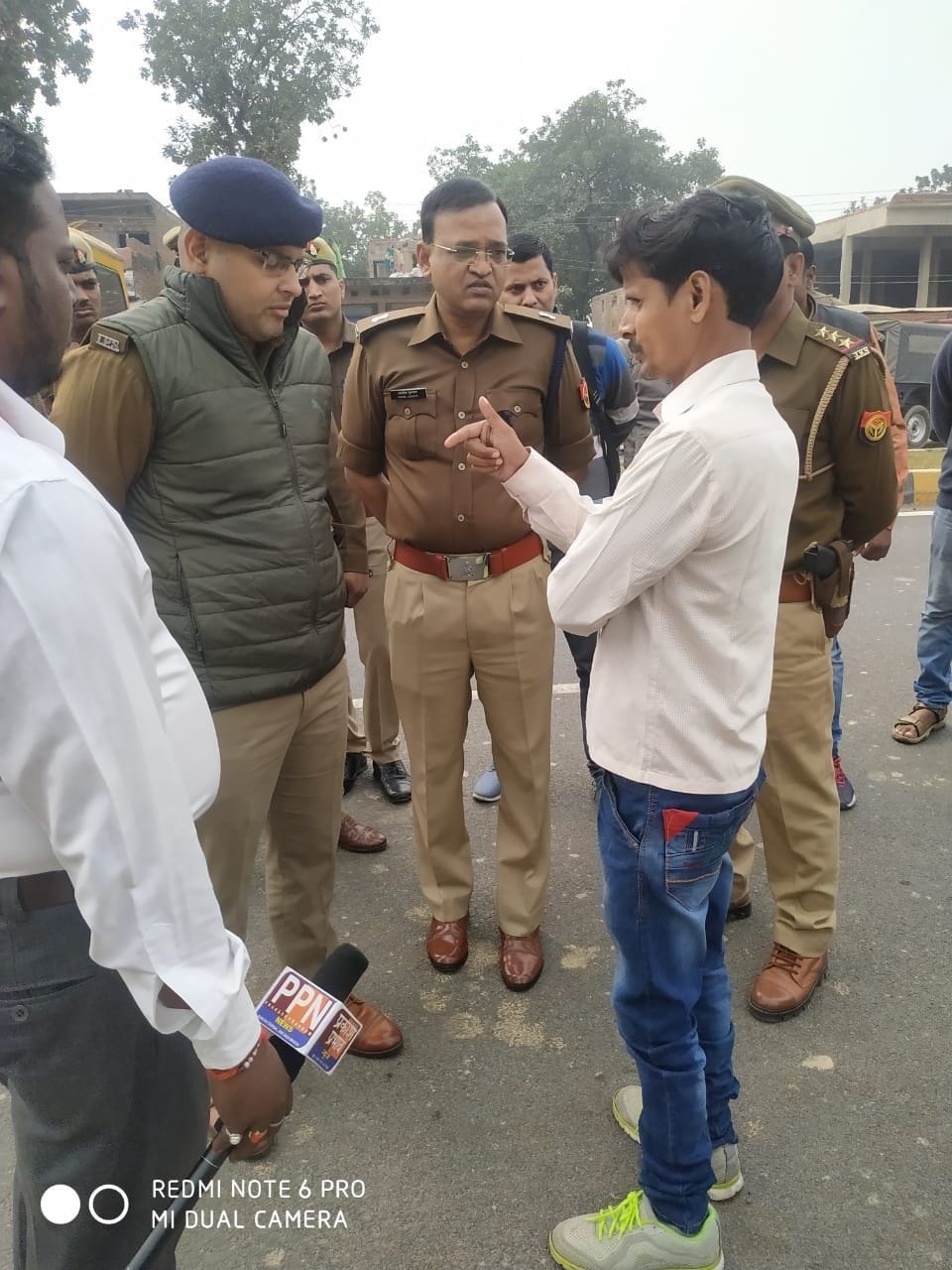 15 lakh stolen by breaking lock of drug dealer's house