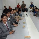 संवाद में मौजूद छात्र व छात्राएं