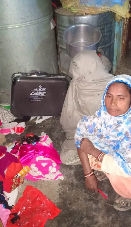 bhaajapa neta ke ghar 13 laakh kee choree