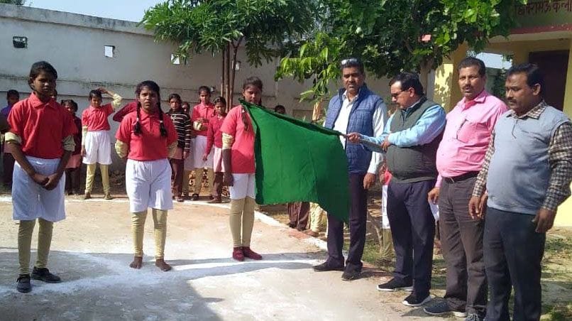 khelakood pratiyogita mein betiyon ne dikhaaya dam