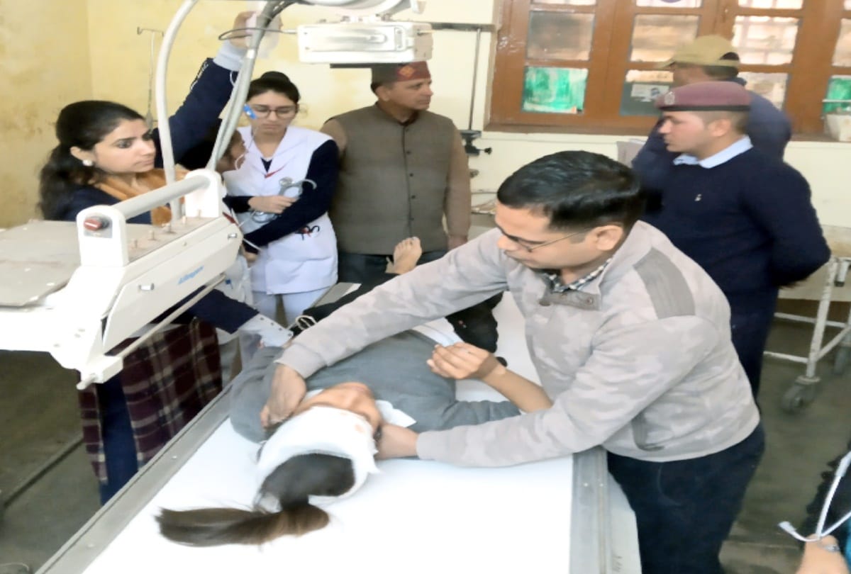 girl Student jumped from third floor of college in Bilaspur, condition critical