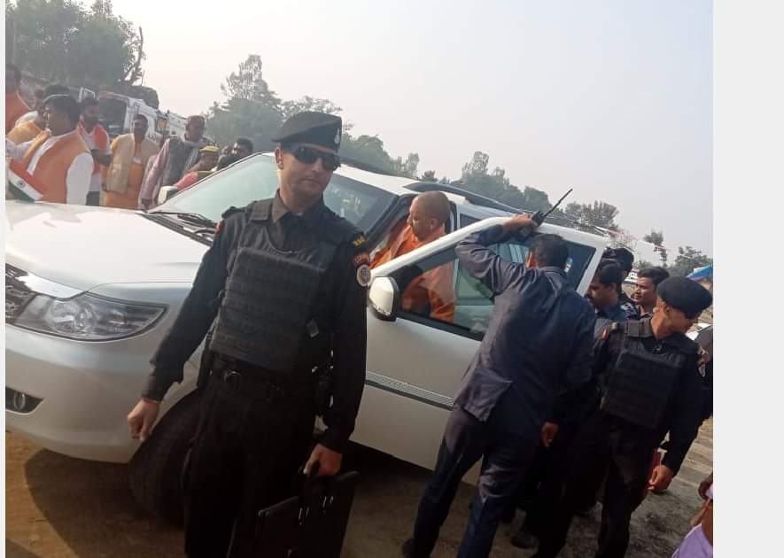 traffic rules followed by uttarpradesh chief minister yogi adityanath just 200 meter road distence