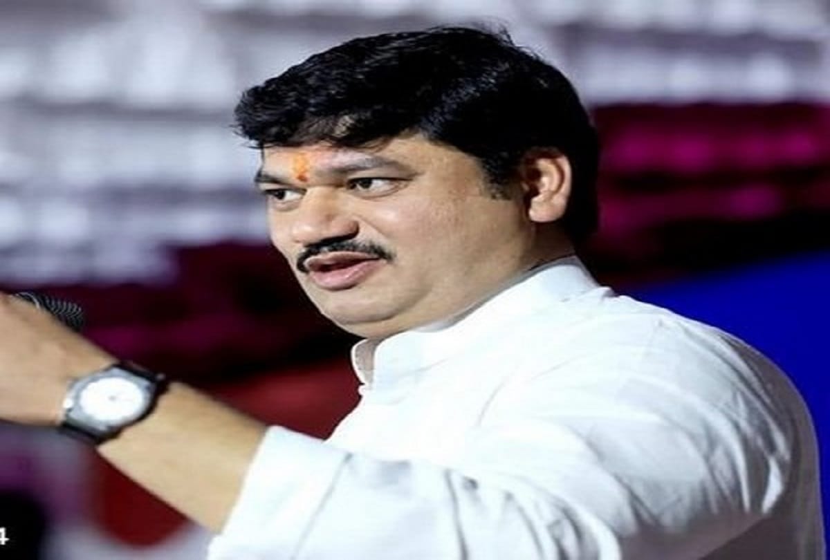 Dhananjay Munde and congress MLC written to Uddhav seeking withdrawal of cases in Bhima Koregaon