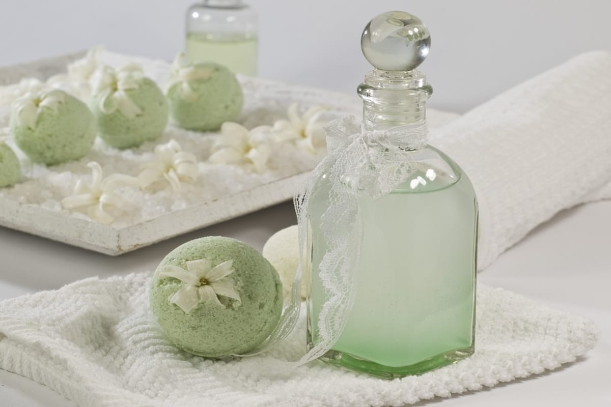 best home remedies to get rid of sweat odor in every season
