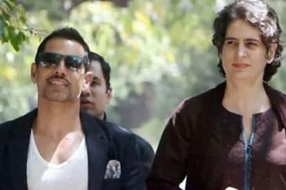 रॉबर्ट वाड्रा-प्रियंका गांधी वाड्रा (फाइल फोटो)