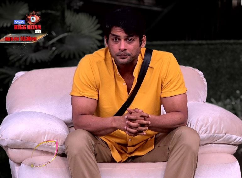 Bigg Boss 13 Actress Rashmi Desai And Siddharth Shukla Stuck Again Into Ugly Fight