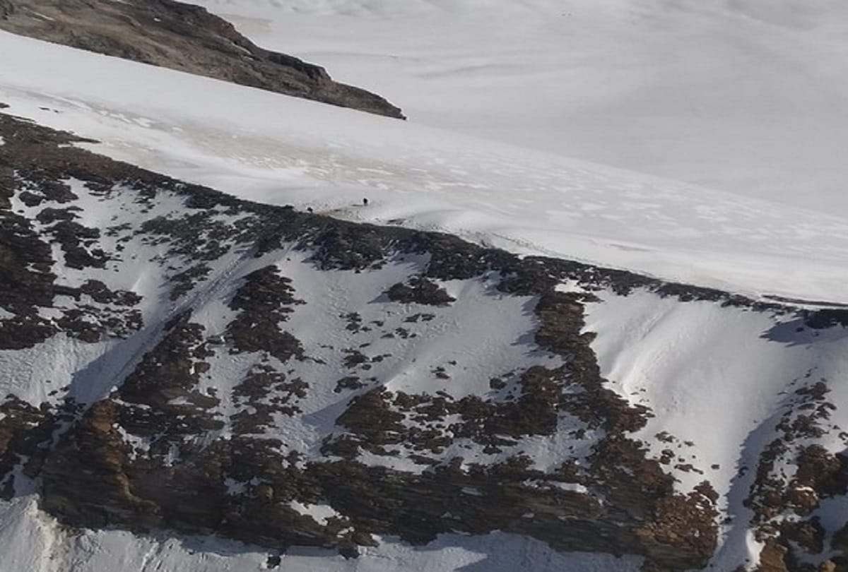 Avalanche in Kupwara and Bandipora one soldier martyred three missing