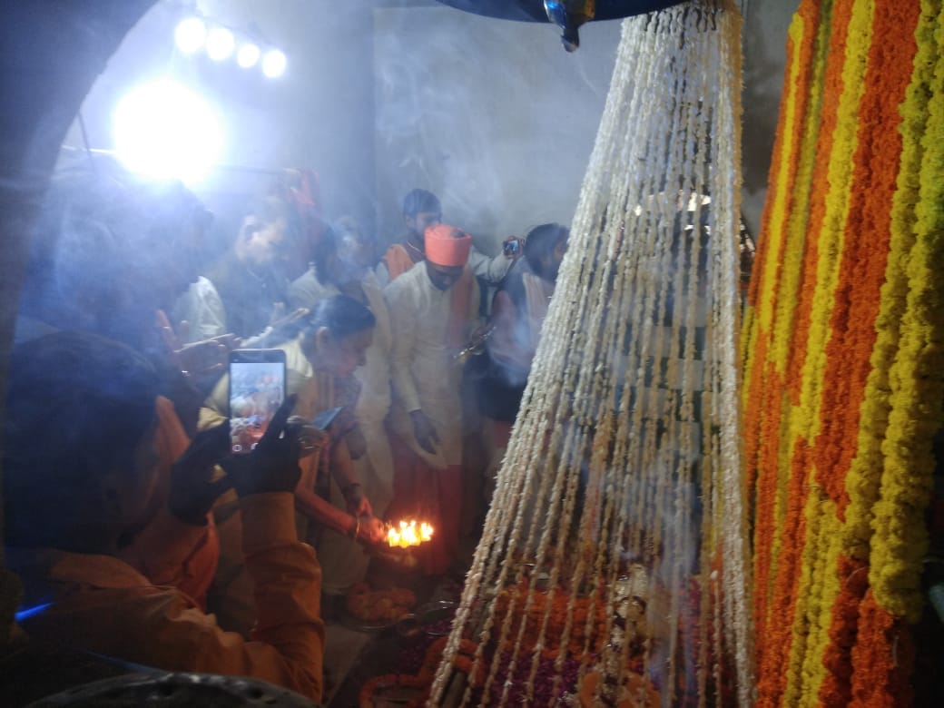 Governor gave advice to entrepreneurs, do not fade the glow of carpet in Bhadohi