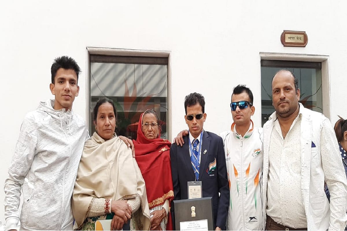 Vice President Venkaiah Naidu has given National Award to Ankur Dhama of Baghpat
