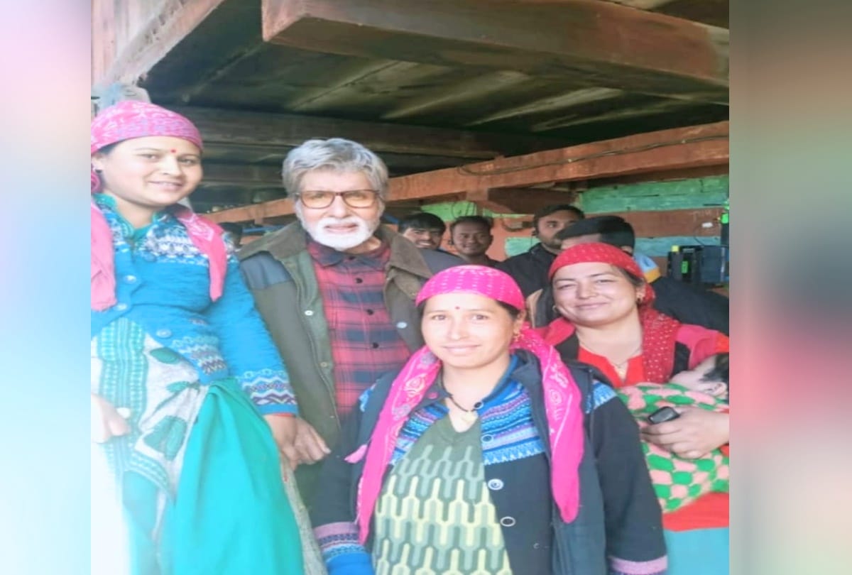 Amitabh returned to Mumbai after completing film shooting in Manali