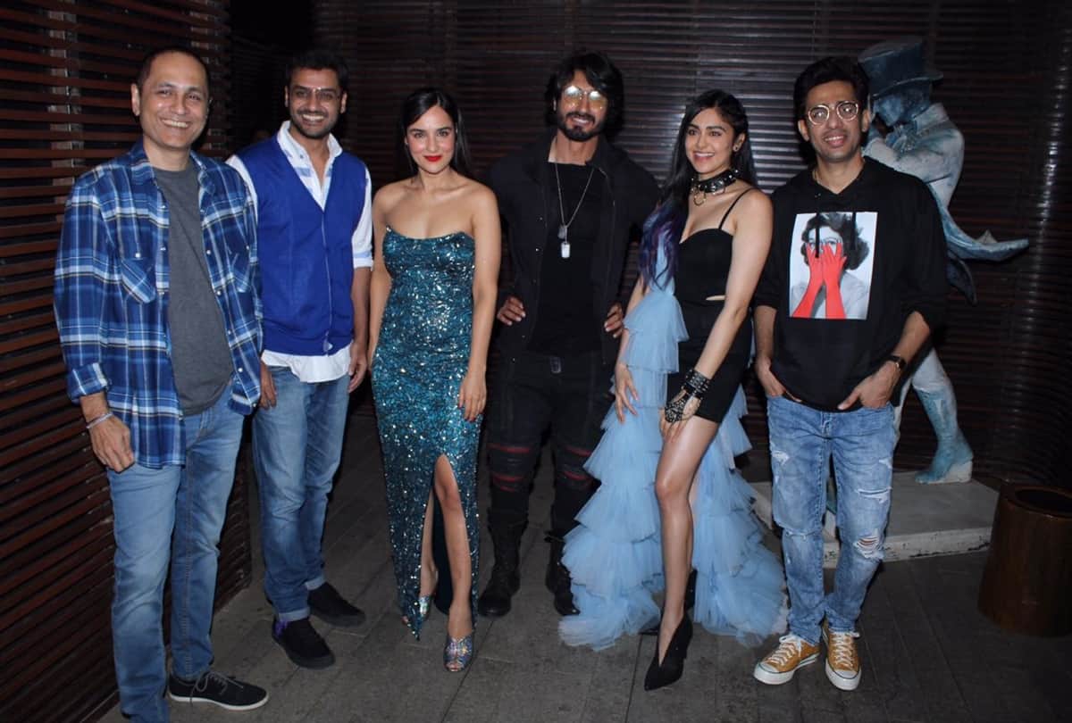 Vidyut Jammwal Gulshan Deviah Adah Sharma Angira Dhar Starrer commando 3  success party