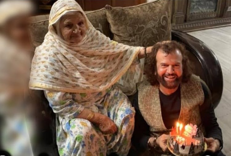 BJP MP and Singer Hansraj Hans Mother Passes Away