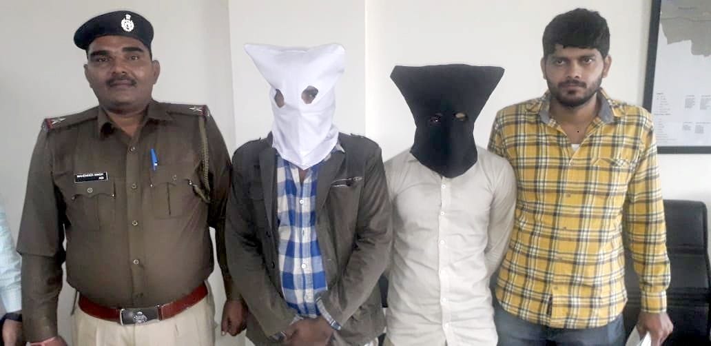 two criminals arrested in loot