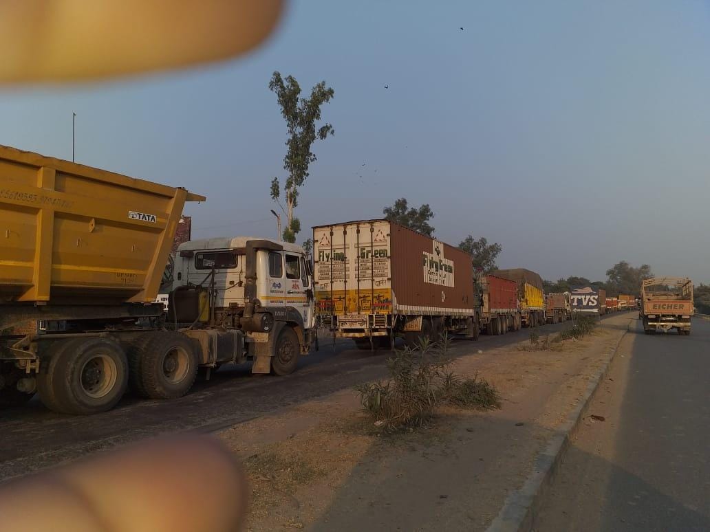 The conditions of the jam remained on the highway all day
