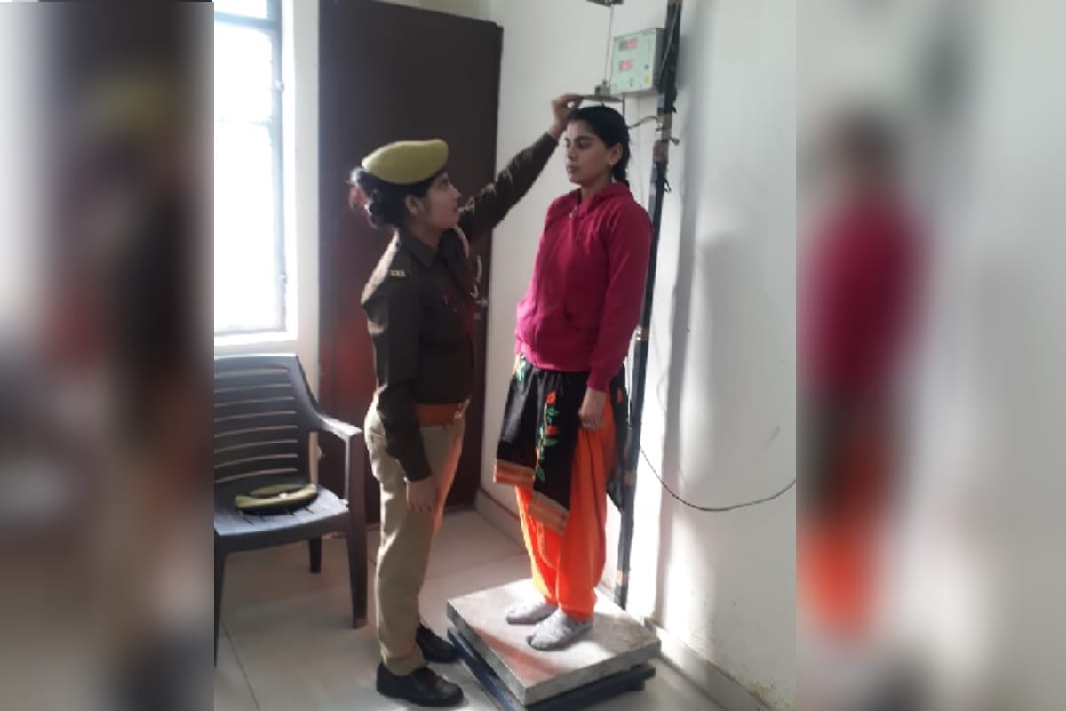 UP Police recruitment, female are increasing height by applying gel in hair or making a hair do
