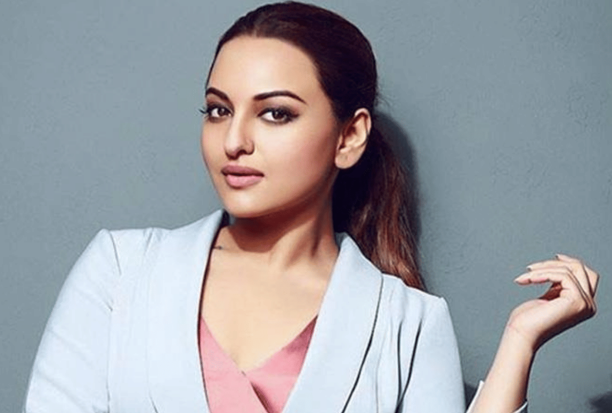 Sonakshi Sinha urged fans to donate PPE kits to healthcare staff working during novel coronavirus