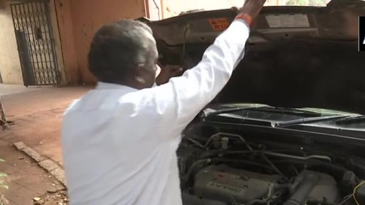 Hyderabad Engineer sundar ramaiah develop water fuel technology for cars and bikes to run on water