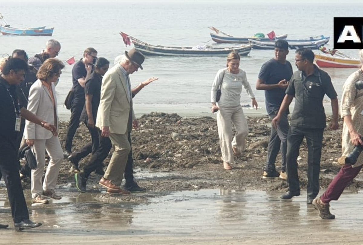 Swedish King Carl XVI Gustaf Folke Hubertus and Queen Silvia Renate Sommerlath at cleanliness drive