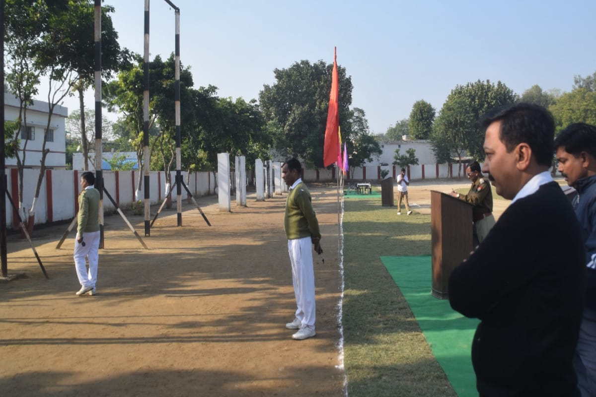 UP police cop recruit training and written examination Completed in police line Meerut