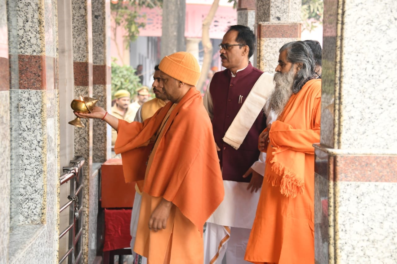 unique relation between uttarpradesh chief minister yogi adityanath and himachal cm jairam thakur