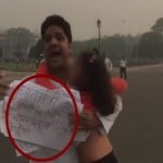 बेटी को गोद में लेकर प्रदर्शन करते सचिन चौधरी