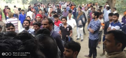 Unsuccessful miscreants shot the operator of the Customer Service Center, Varanasi Refer