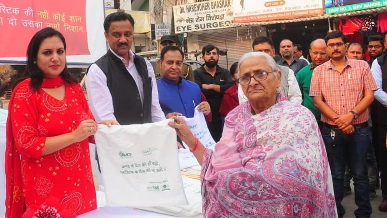 forget plastic bag, use clothe bag