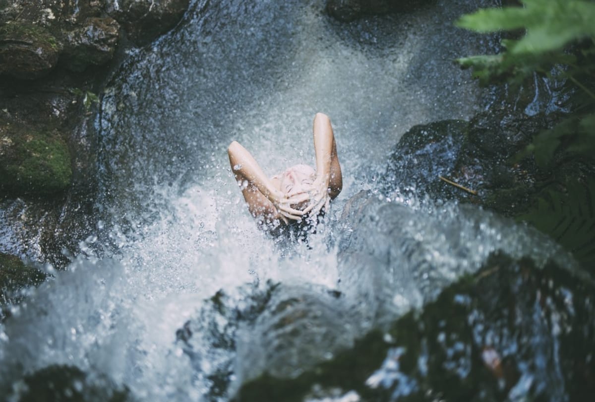you should not shower everyday in winter daily bath is harmful