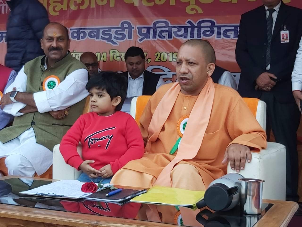 three year girl child very much impressed chief minister yogi adityanath in gorakhpur