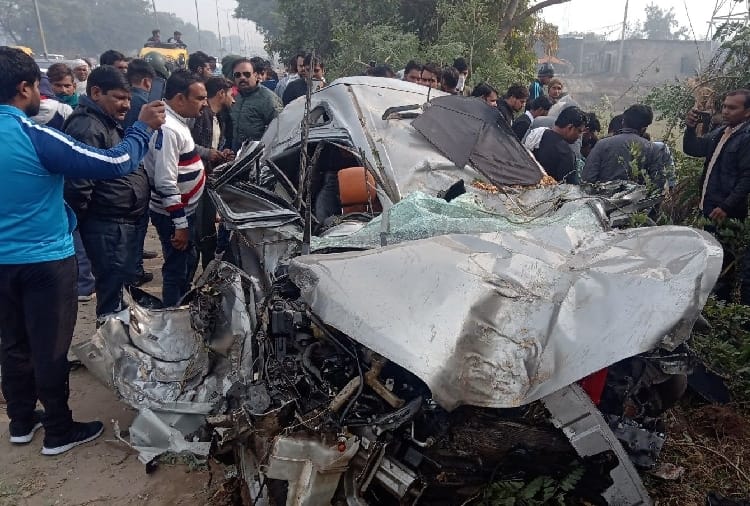 Two friends died in road accident in Sonipat