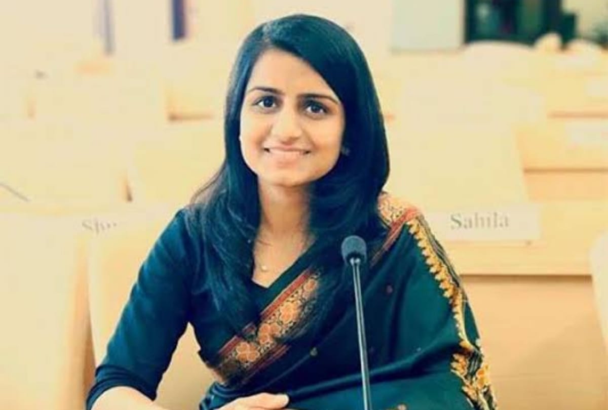 UPSC exam toppers tips, IAS Saumya Sharma AIR 9 profile who gave UPSC mains exam in 103 degree fever
