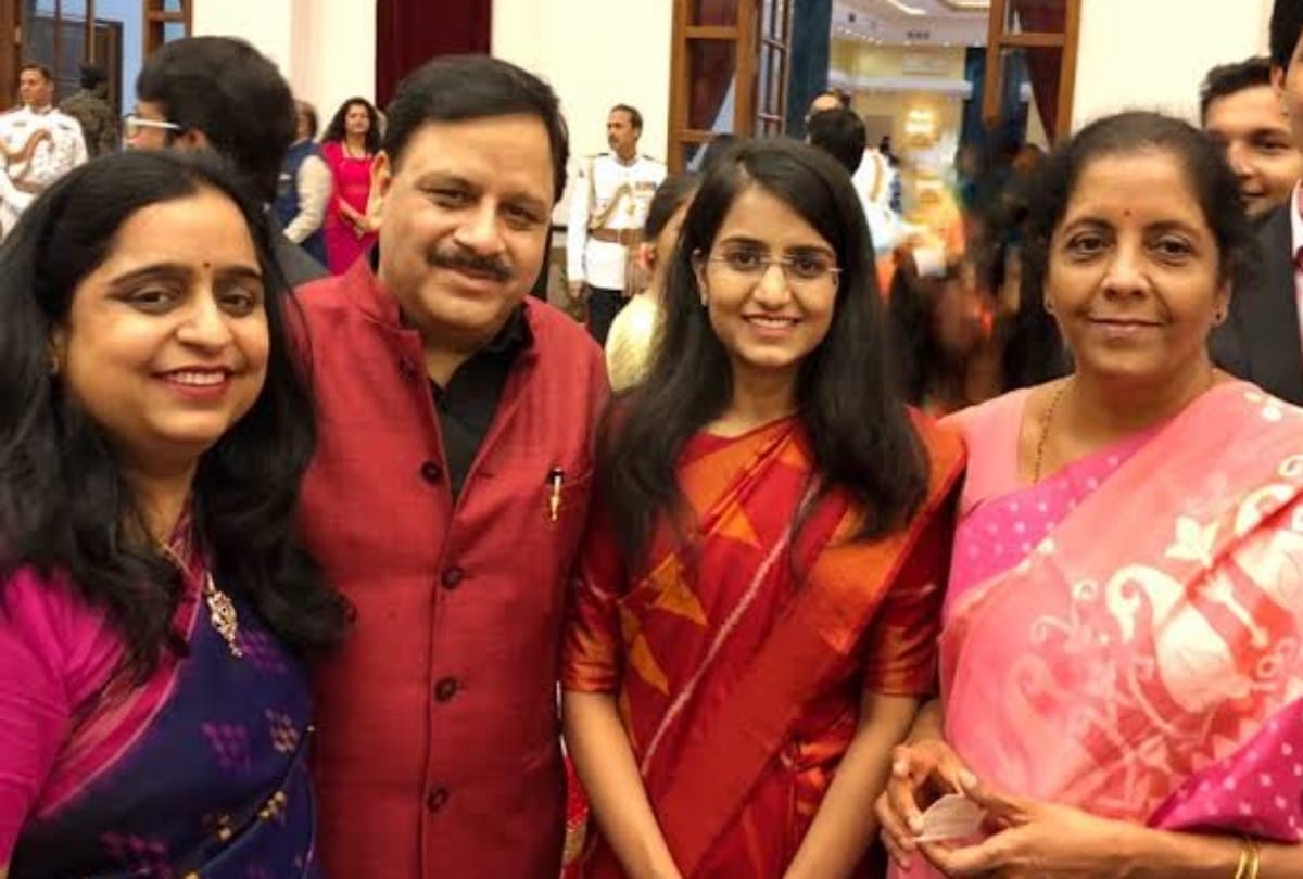 UPSC exam toppers tips, IAS Saumya Sharma profile know about her success story