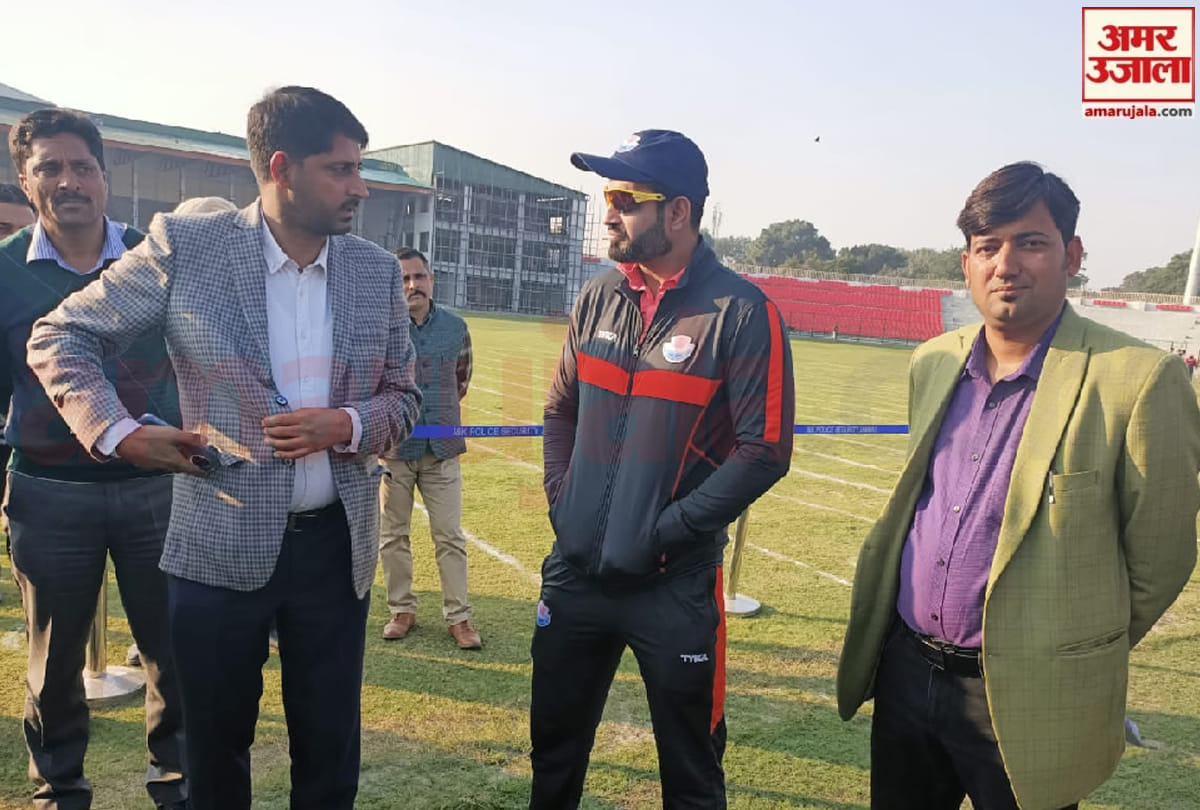 Irfan Pathan arrives at MA Stadium, reviews of ground and pitch