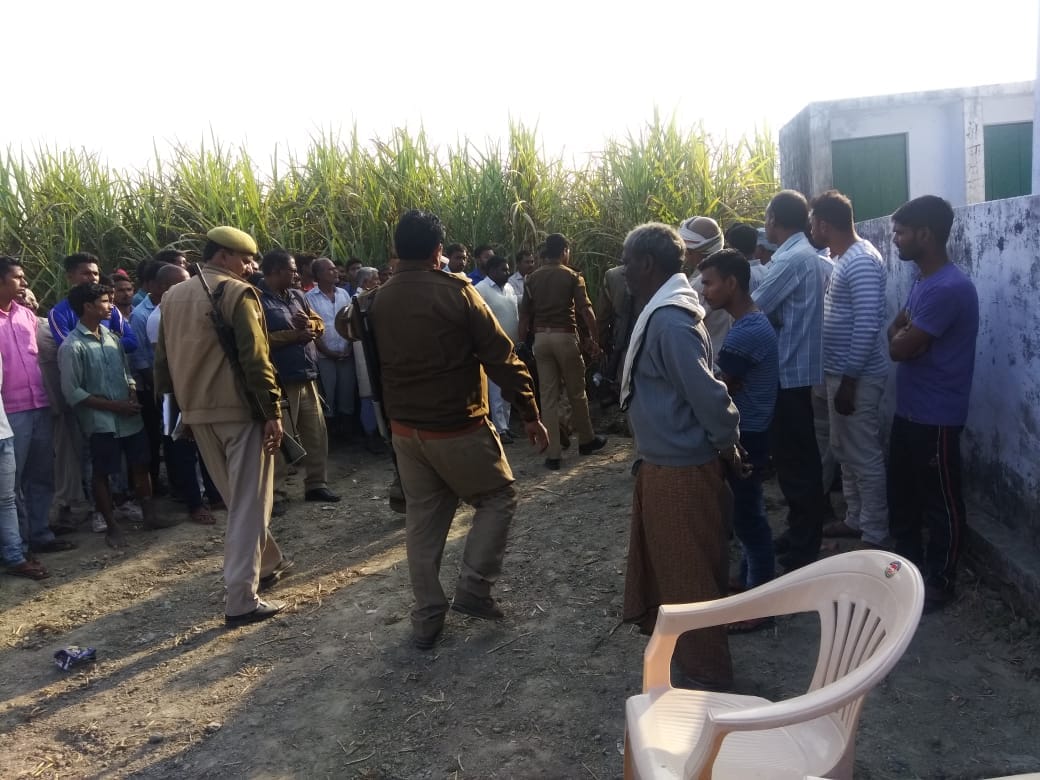 young girl murder case solved by maharajganj police, lover arrest