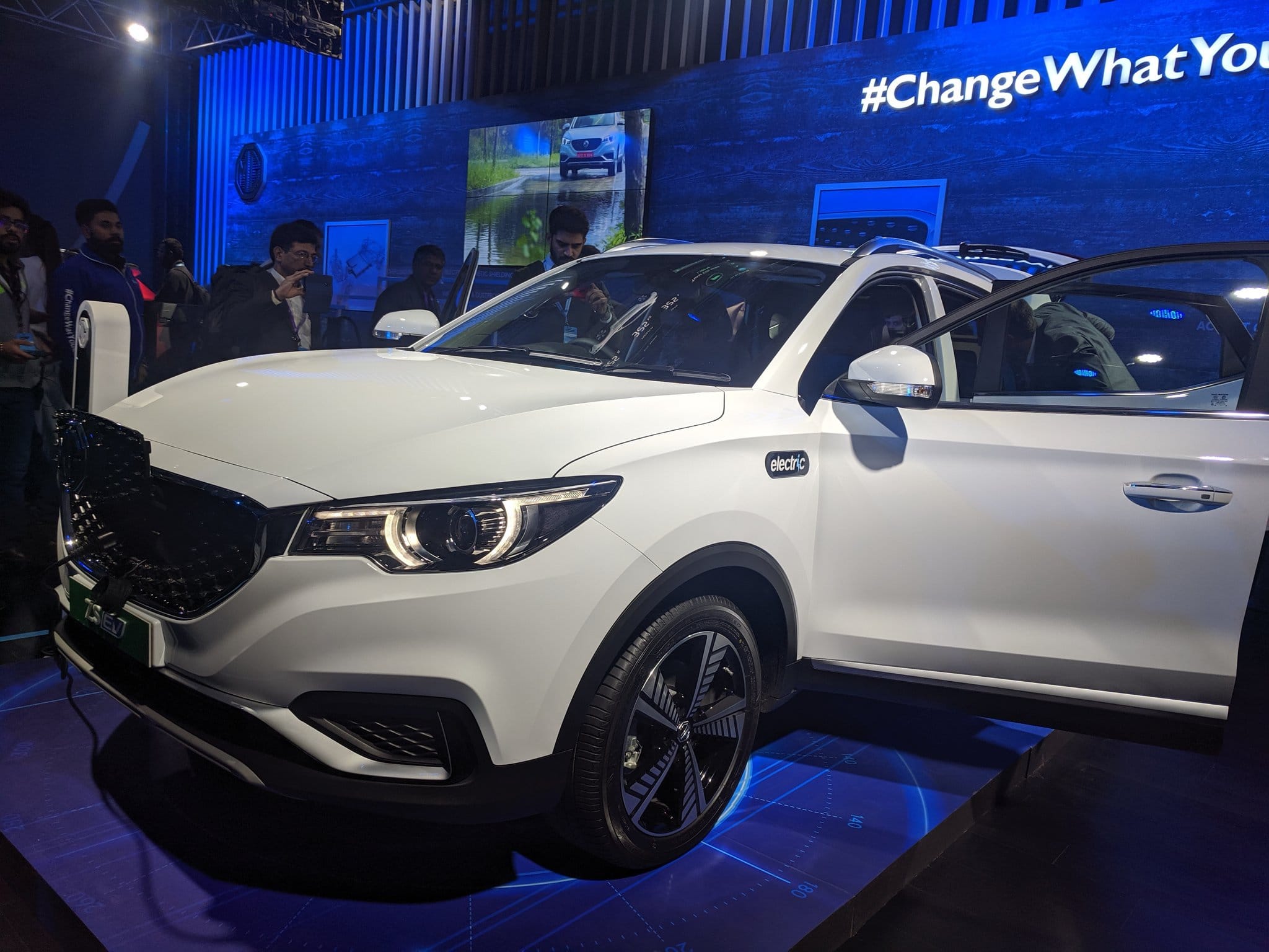 mg zs ev fast charger mg zs ev charging speed mg zs ev range km mg zs ev battery specification