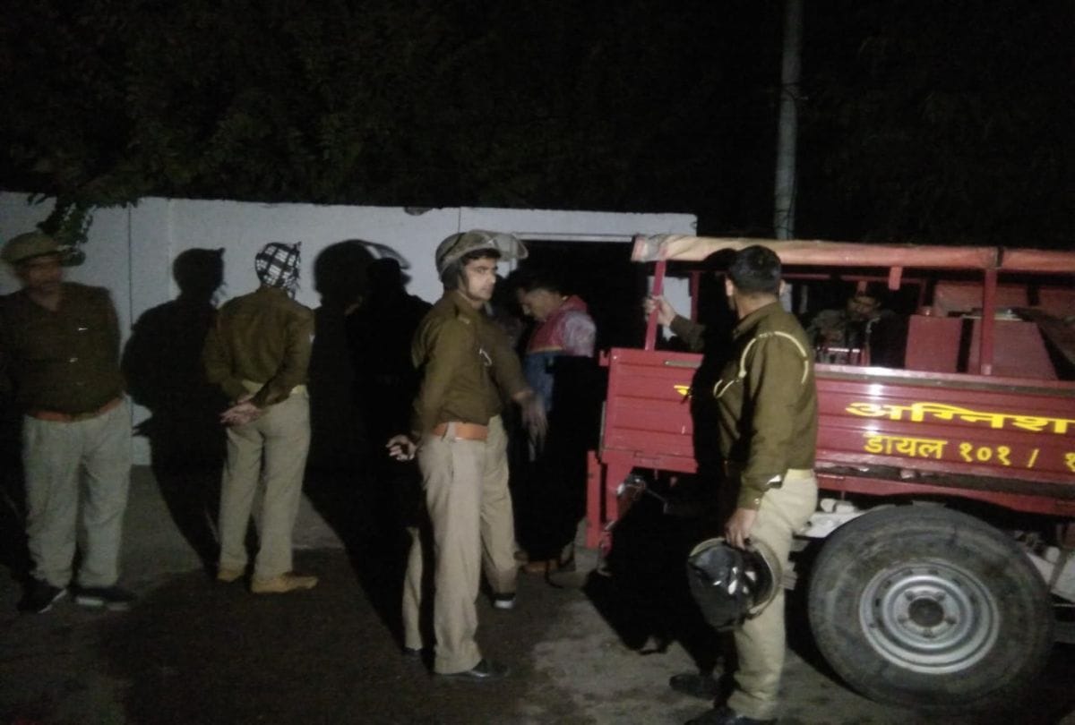 fire breaks in SSP awas due to short circuit in firozabad