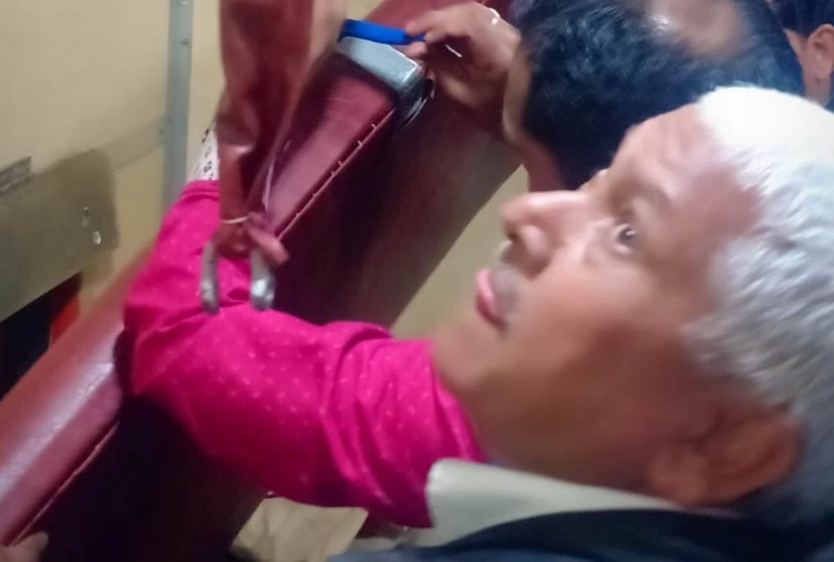 Pushpak Express berth collapsed two women injured