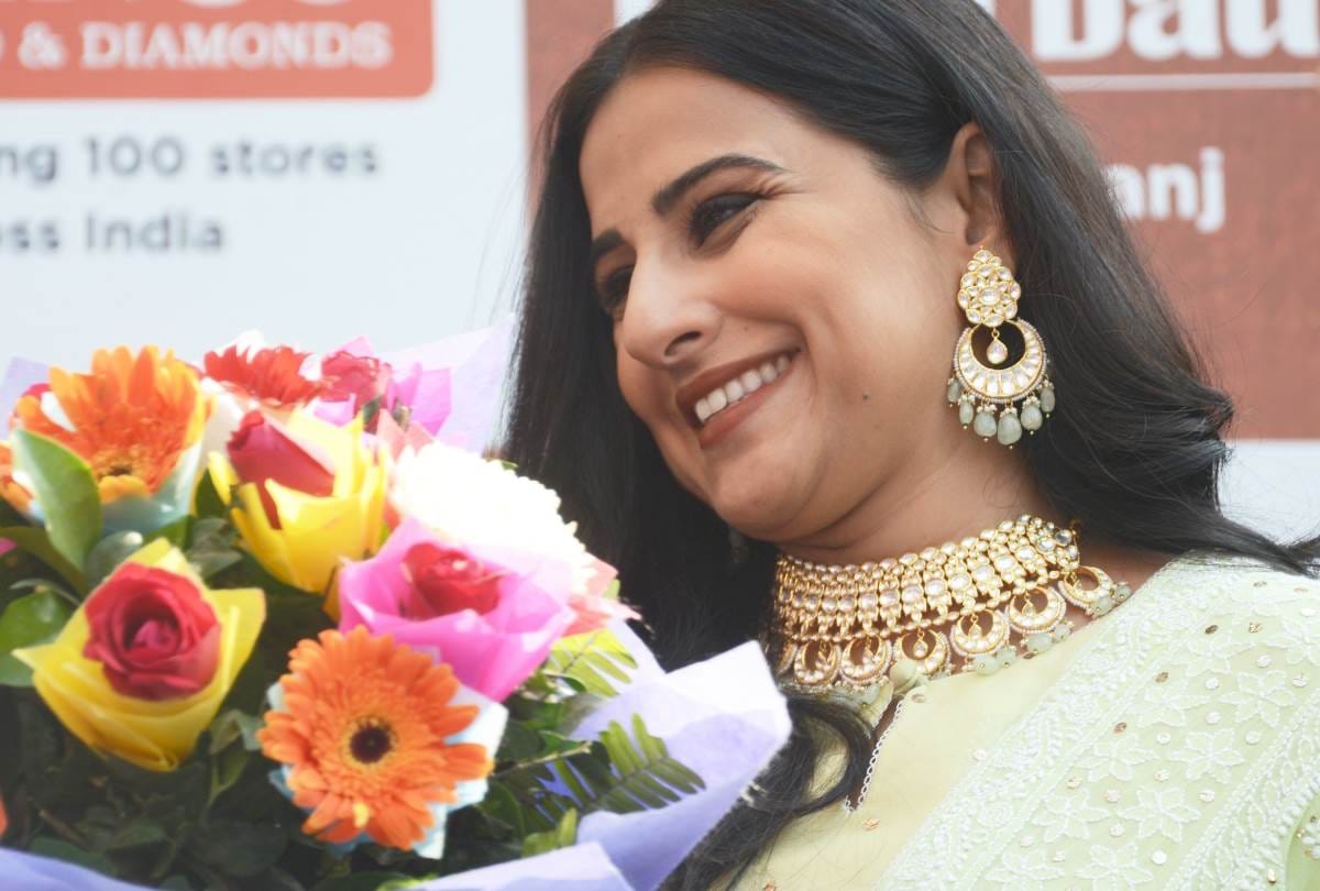 film actress vidya balan reached in lucknow